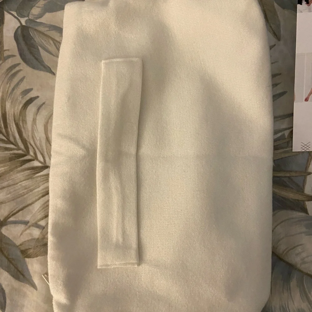 zestt blue striped  Scarf with Cream Edge with travel bag - Picture 4 of 5